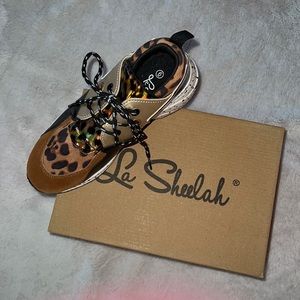 Fabulous La Sheelah lace brown leopard size 6 shoes
